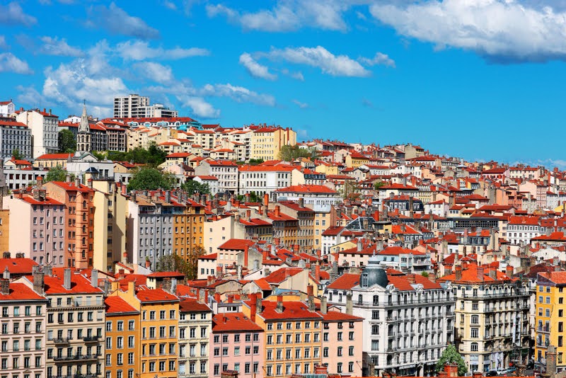 Colorful Buildings You Can Enjoy During the Lisbon Academic Conference